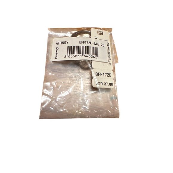 Brosway Affinity 316L Stainless Steel Ring With Clear Swarovski Crystal Size 9 - Picture 2 of 3